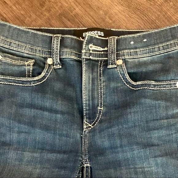 🎉HOST PICK🎉 EXPRESS | BELL FLARE MID RISE DARK WASH JEANS SZ 4 SHORT - Picture 9 of 10